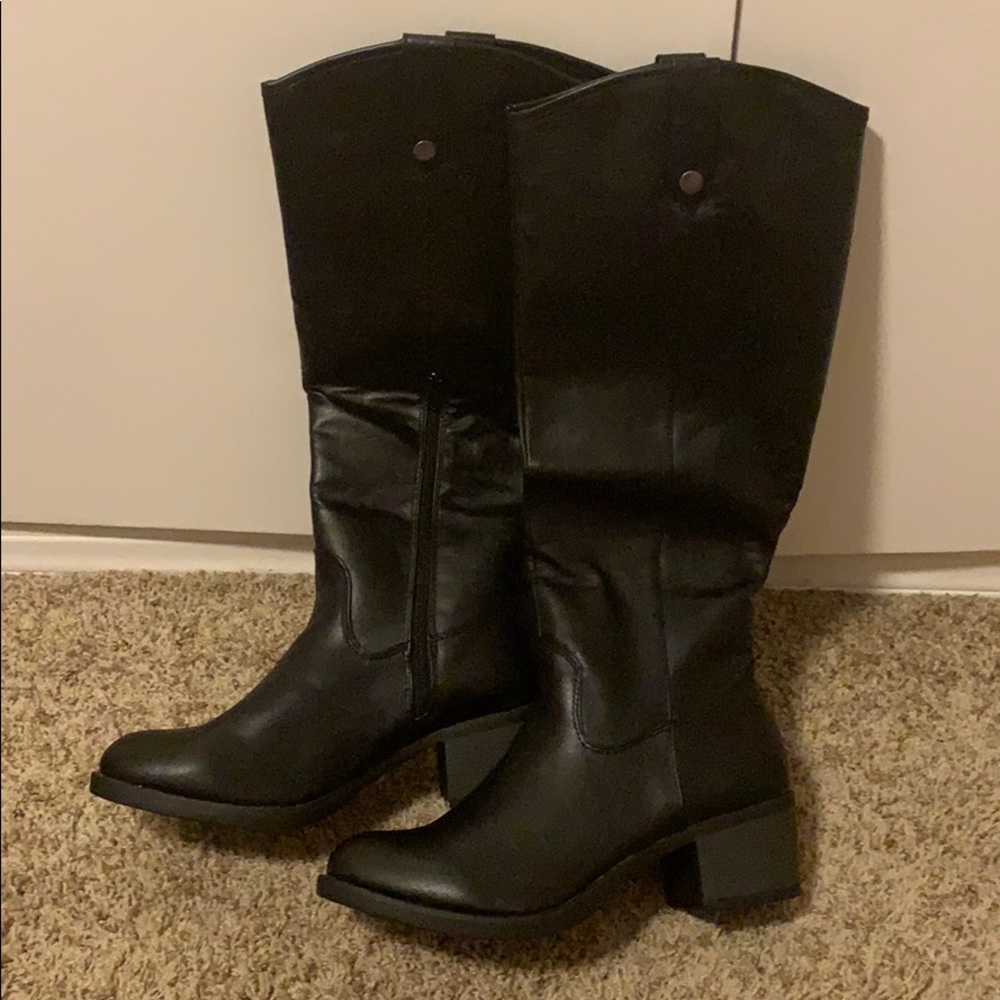 Black boots